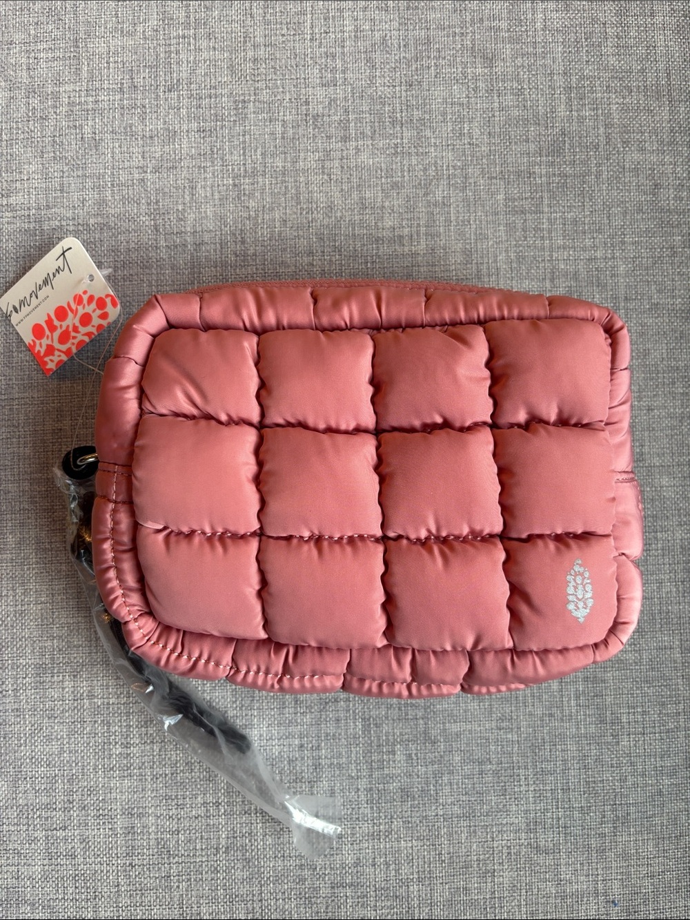 Free People Movement Quilted Cosmetic Bag, Ballet Slipper Peach, NWT - Picture 1 of 3